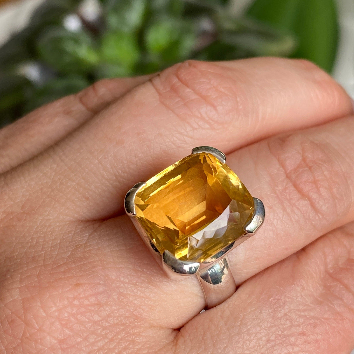 Citrine rectangular faceted ring s.8 KRGJ2150 - Nature's Magick