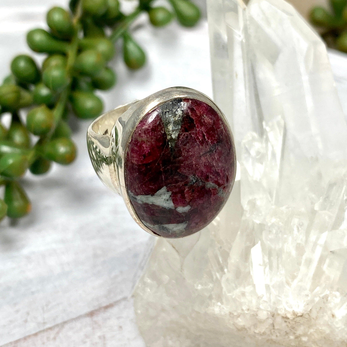 Eudialyte oval cabochon ring s.7.5 PRGJ215 - Nature's Magick