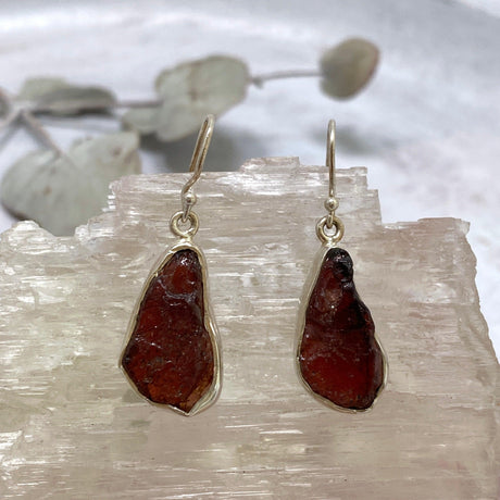 Garnet raw crystal earrings KEGJ778 - Nature's Magick