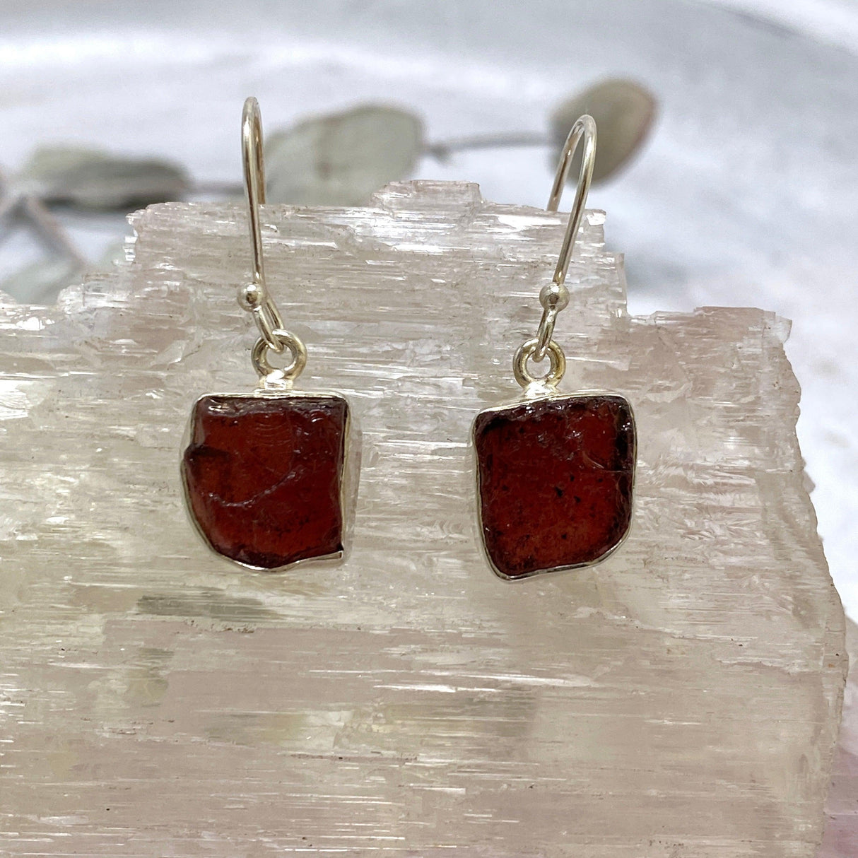 Garnet raw earrings KEGJ976 - Nature's Magick