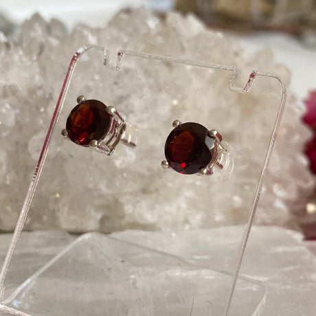 Garnet round faceted stud earrings KEGJ919 - Nature's Magick