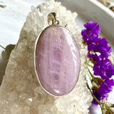 Kunzite oval pendant KPGJ3224 - Nature's Magick