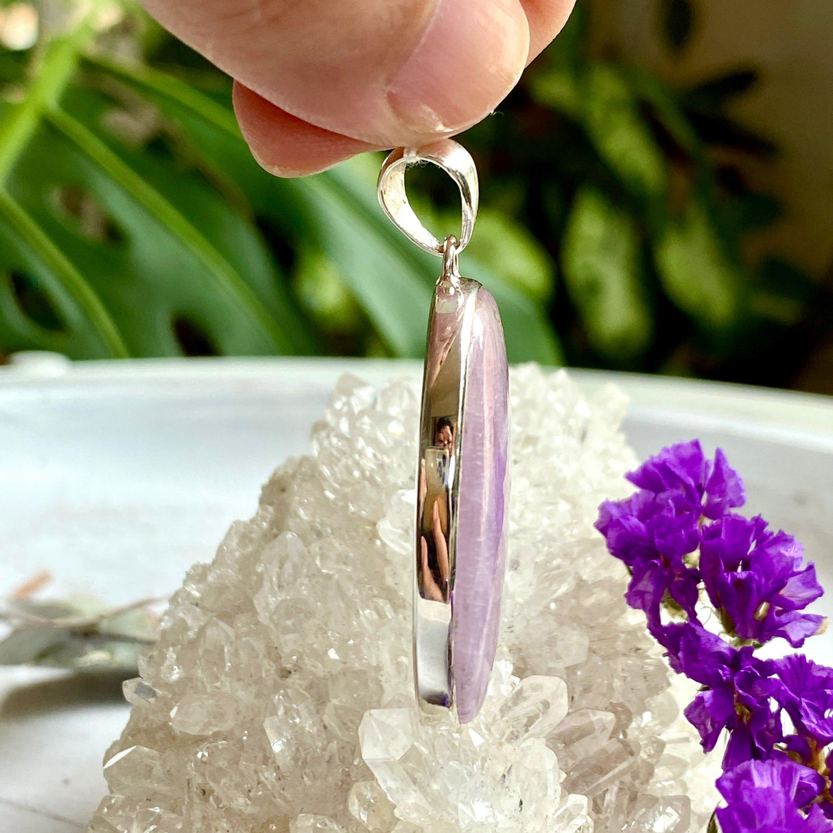 Kunzite oval pendant KPGJ3224 - Nature's Magick