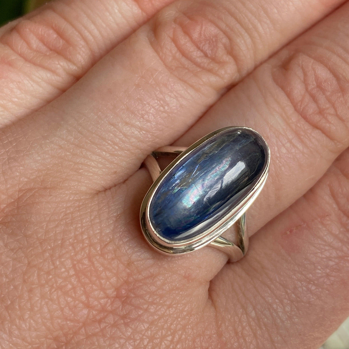 Kyanite oval cabochon ring with split band s.9 KRGJ1578 - Nature's Magick