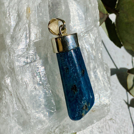 Kyanite pendant KPGJ2681 - Nature's Magick