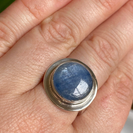 Kyanite round cabochon ring s.8 KRGJ230 - Nature's Magick