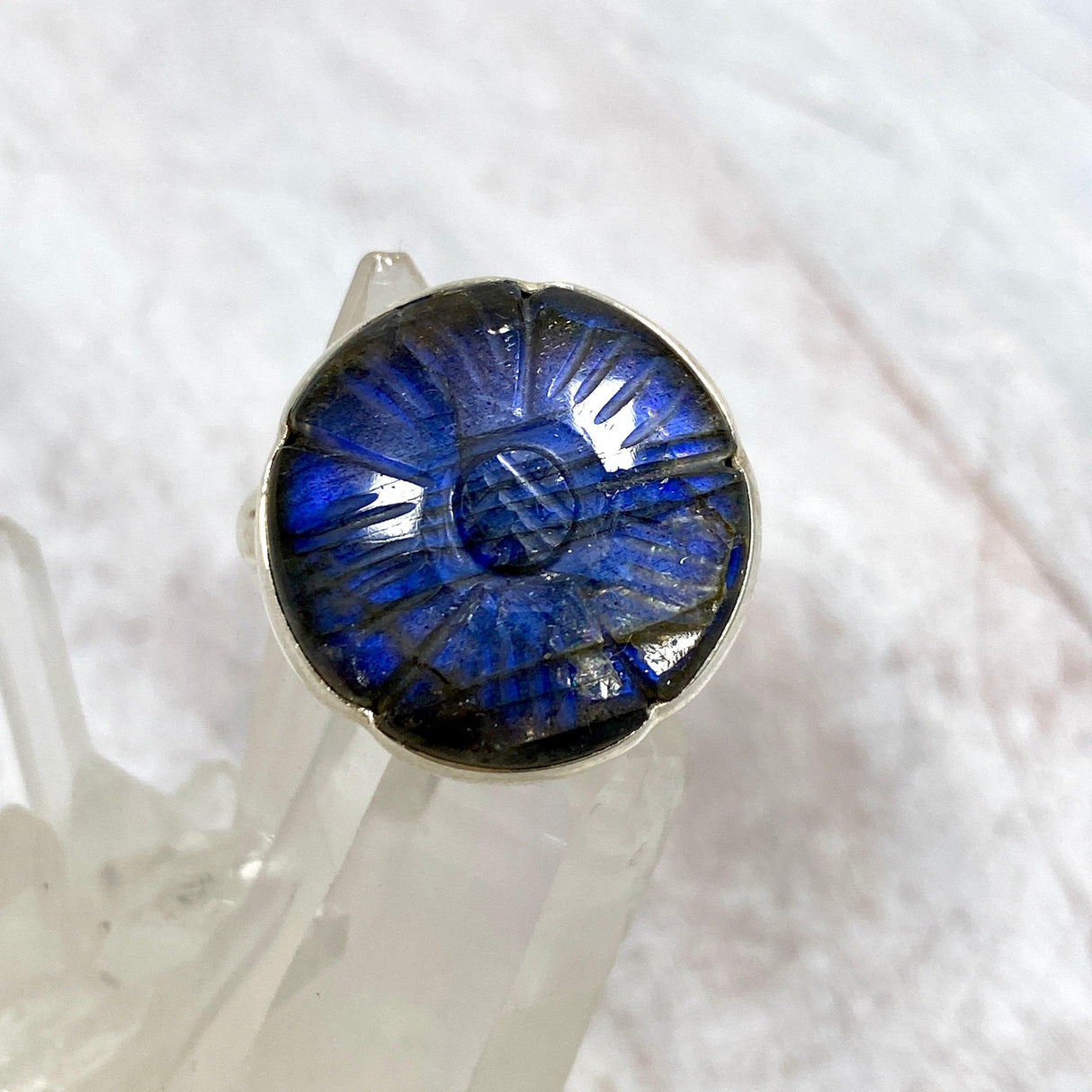 Labradorite Flower Cabochon Ring with split band KRGJ3735 - Nature's Magick