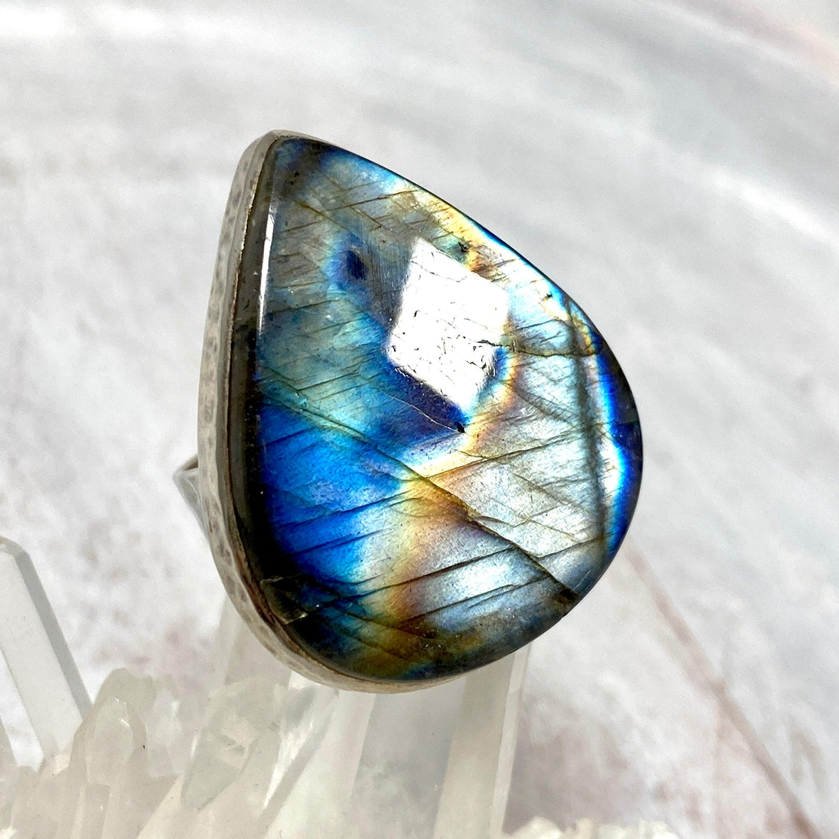 Labradorite large teardrop beaten band ring s.10.75 KRGJ989 - Nature's Magick