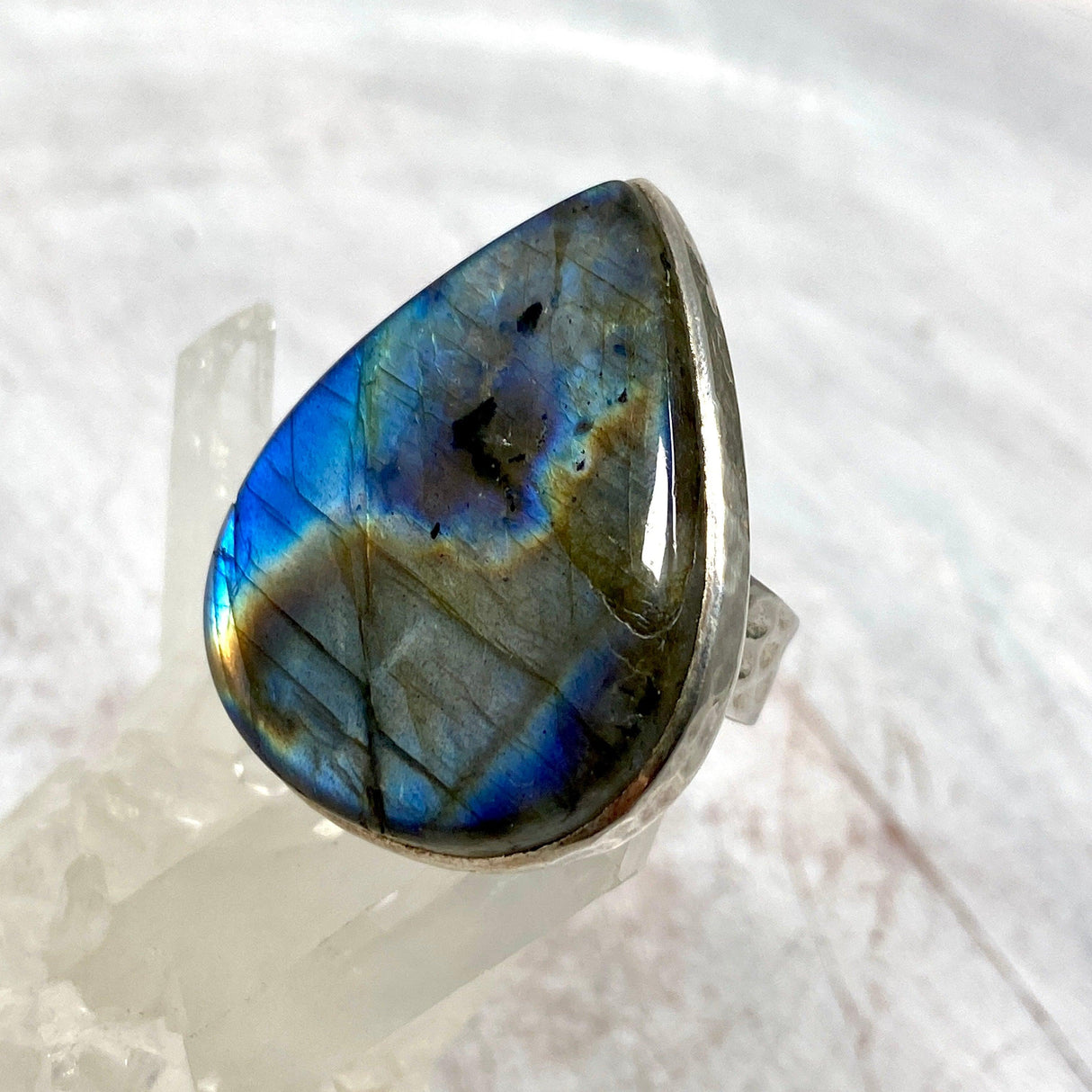 Labradorite large teardrop beaten band ring s.10.75 KRGJ989 - Nature's Magick