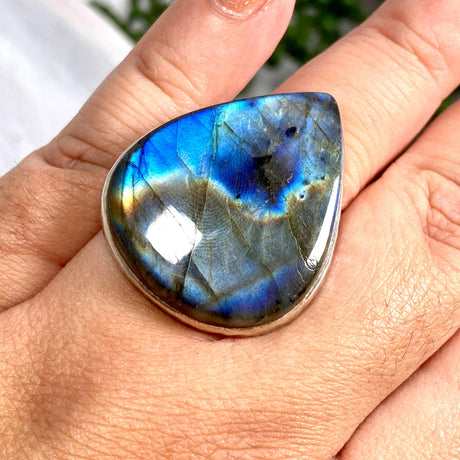 Labradorite large teardrop beaten band ring s.10.75 KRGJ989 - Nature's Magick