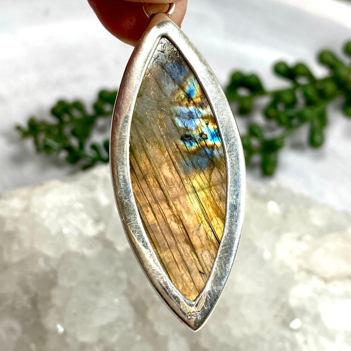 Labradorite marquise pendant KPGJ3511 - Nature's Magick