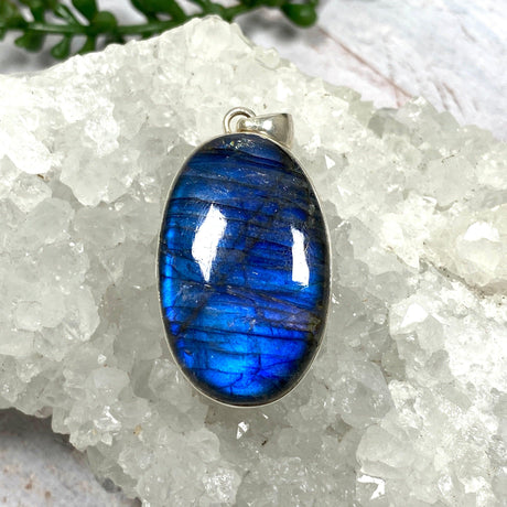 Labradorite oval pendant KPGJ2366 - Nature's Magick