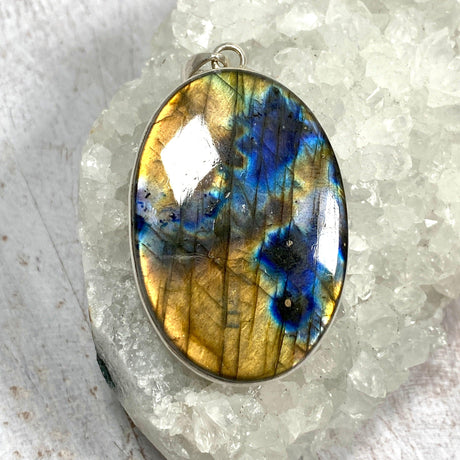 Labradorite oval pendant KPGJ2367 - Nature's Magick