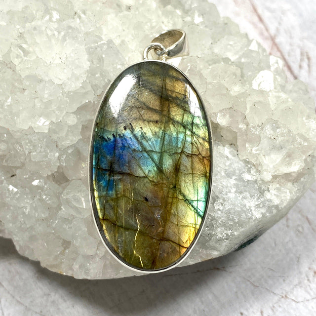 Labradorite oval pendant KPGJ3501 - Nature's Magick