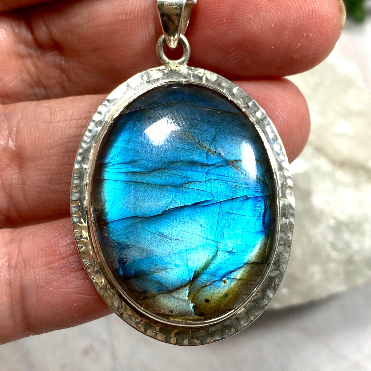 Labradorite oval pendant KPGJ3502 - Nature's Magick