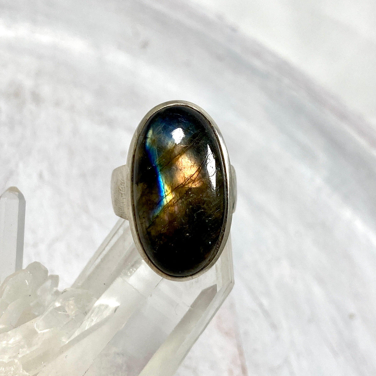 Labradorite oval ring s.7 PRGJ279 - Nature's Magick