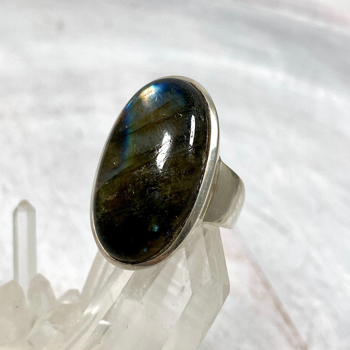 Labradorite oval ring s.7 PRGJ279 - Nature's Magick