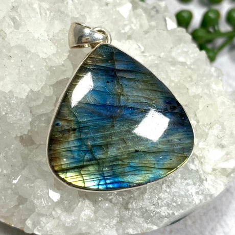 Labradorite tear drop pendant KPGJ1547 - Nature's Magick