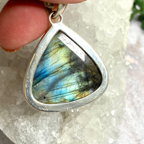 Labradorite tear drop pendant KPGJ1547 - Nature's Magick