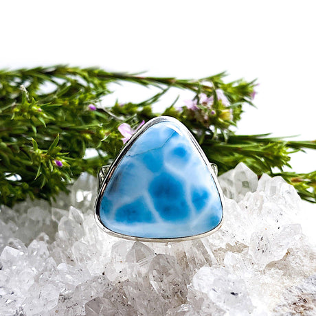 Larimar freeform cabochon ring with beaten band s.9 KRGJ1398 - Nature's Magick