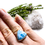 Larimar freeform cabochon ring with beaten band s.9 KRGJ1398 - Nature's Magick