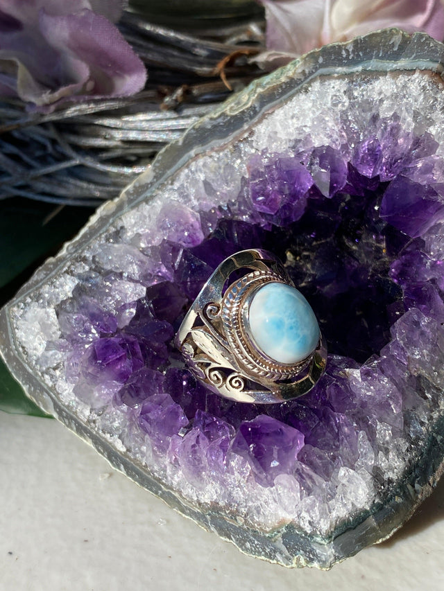 Larimar oval cabochon ring with detailed banding s6 KRGJ243 - Nature's Magick