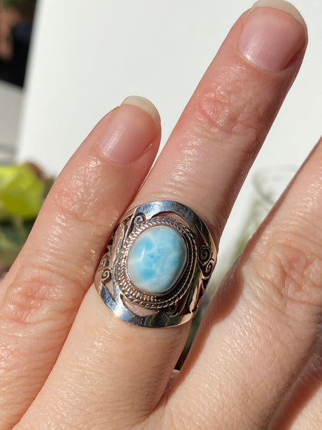 Larimar oval cabochon ring with detailed banding s6 KRGJ243 - Nature's Magick