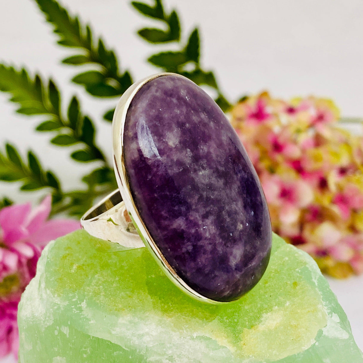 Lepidolite large oval ring s.11 KRGJ1514 - Nature's Magick