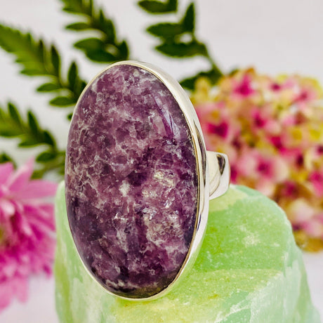 Lepidolite oval ring s.10 KRGJ2058 - Nature's Magick