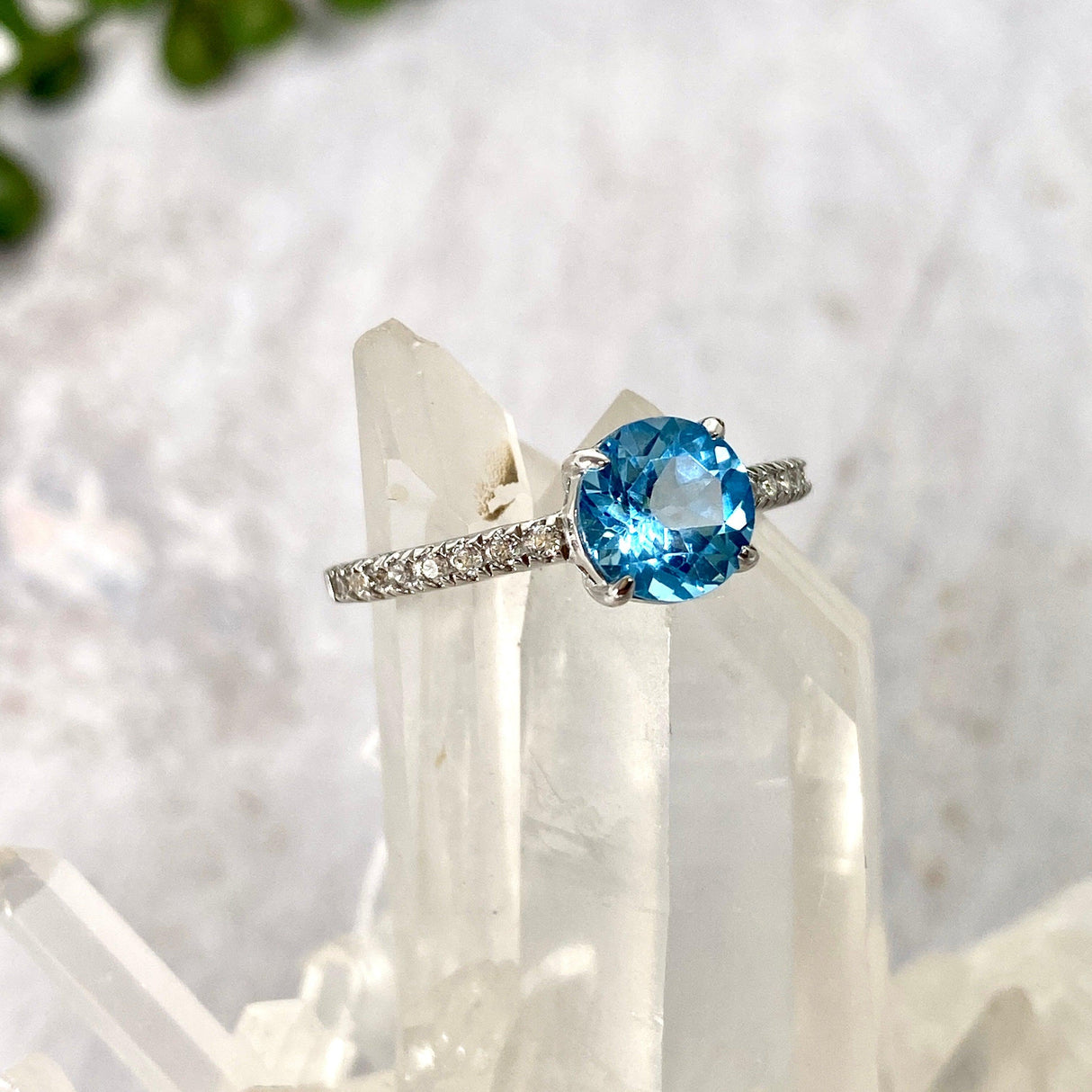 London Blue Topaz brilliant cut w. CZ ring s.7 HRGJ-06 - Nature's Magick