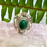 Malachite oval cabochon ring with detailed banding s. 7.5 KRGJ339 - Nature's Magick