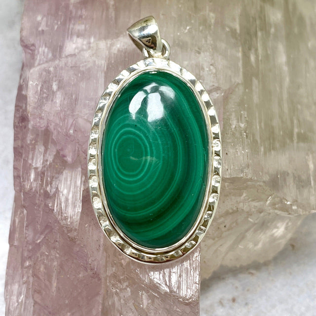 Malachite oval pendant KPGJ3326 - Nature's Magick