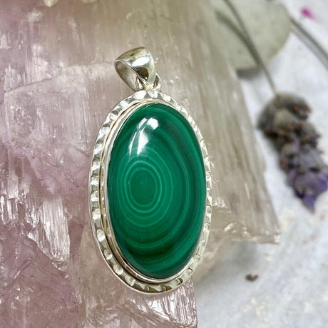 Malachite oval pendant KPGJ3326 - Nature's Magick