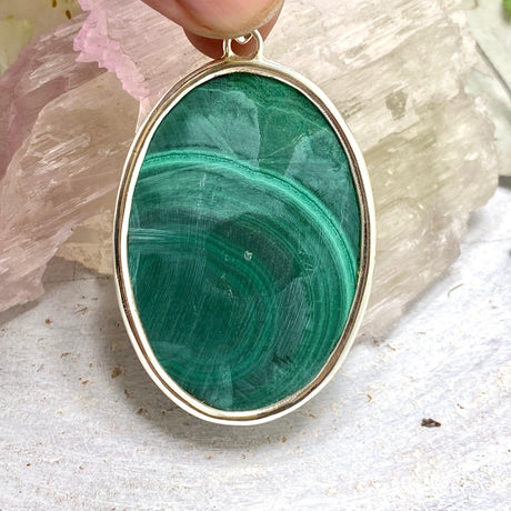 Malachite oval pendant KPGJ3328 - Nature's Magick