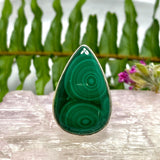 Malachite teardrop cabochon ring with beaten band s.7 KRGJ1710 - Nature's Magick