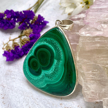 Malachite teardrop pendant KPGJ3321 - Nature's Magick