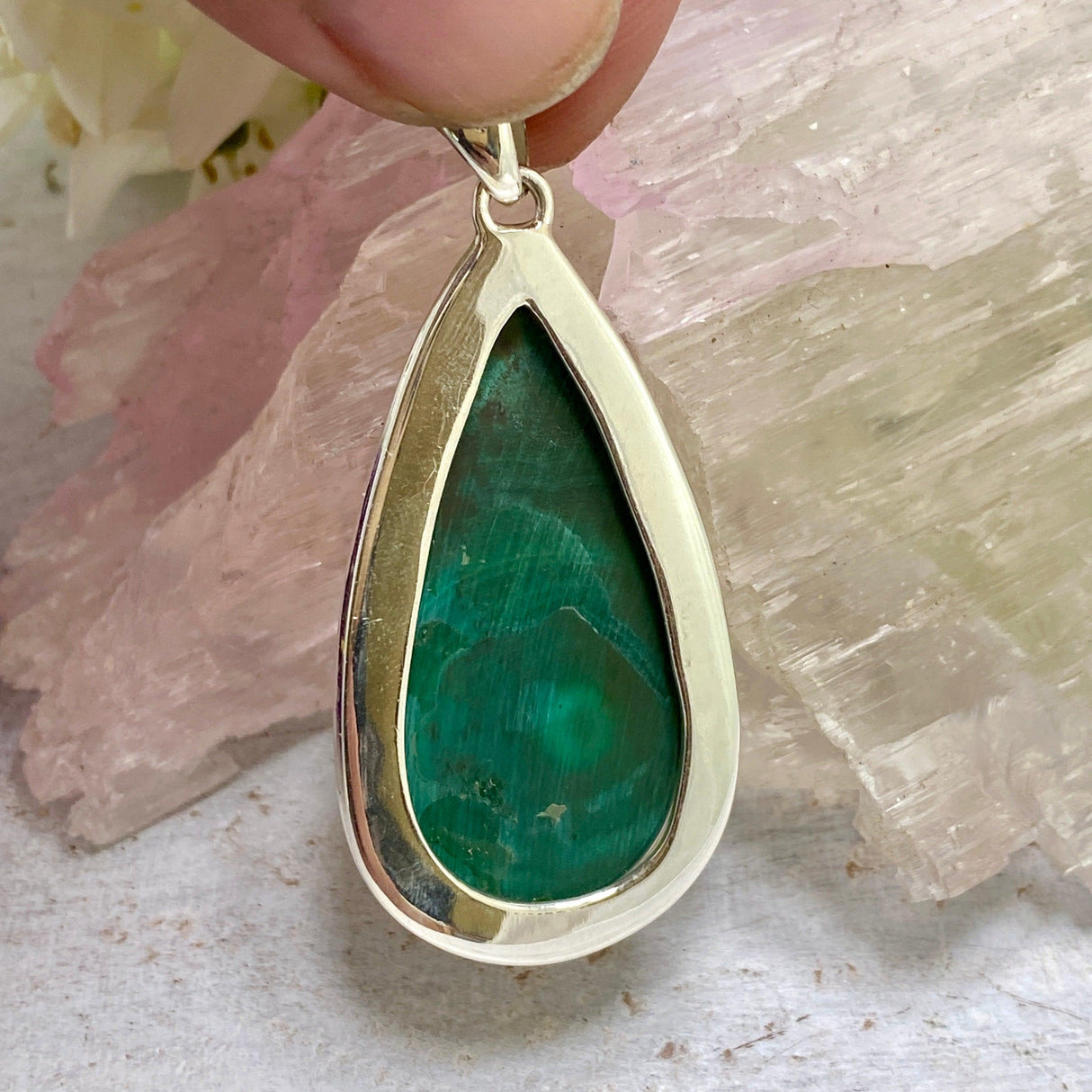 Malachite teardrop pendant KPGJ3322 - Nature's Magick