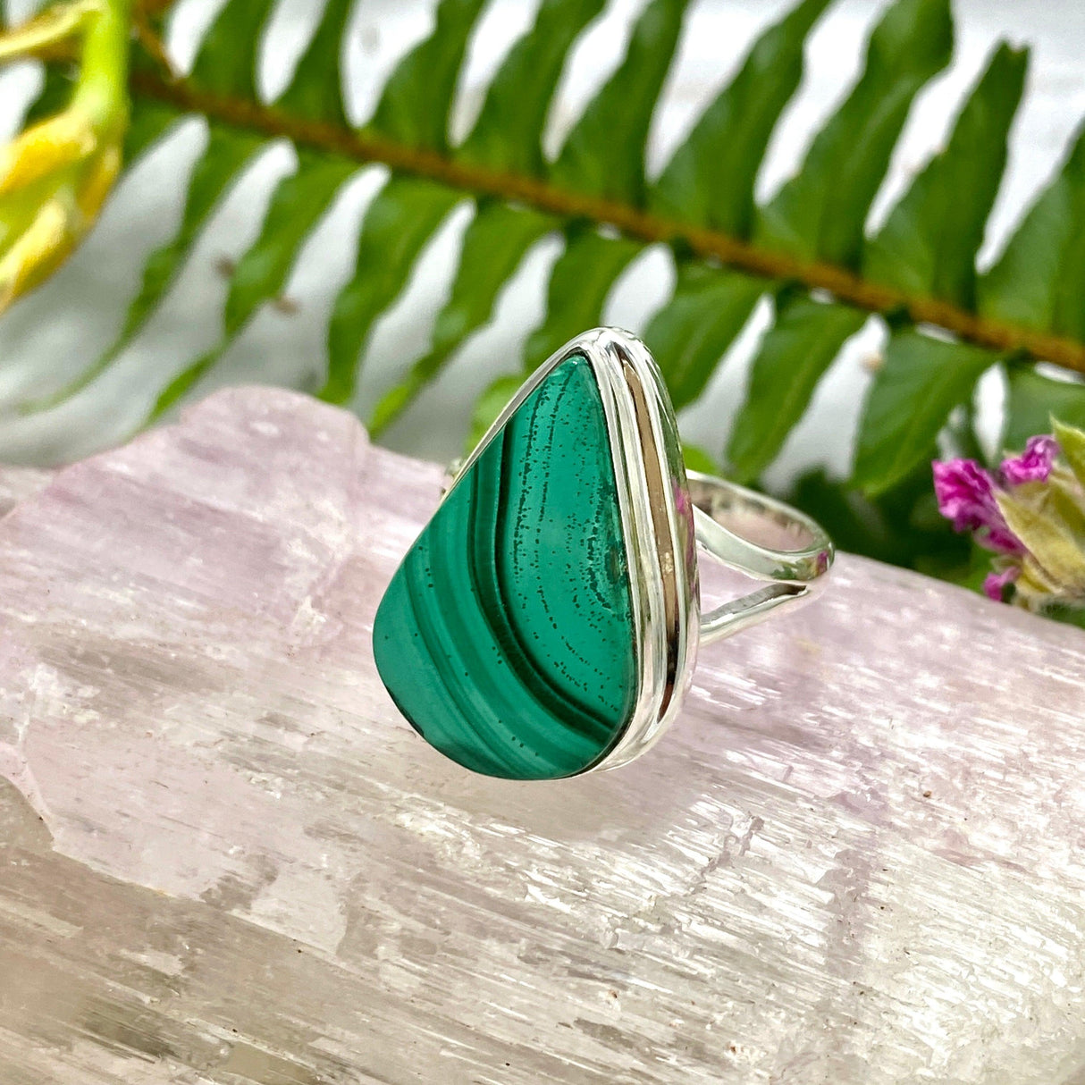 Malachite teardrop ring s.11 KRGJ2625 - Nature's Magick