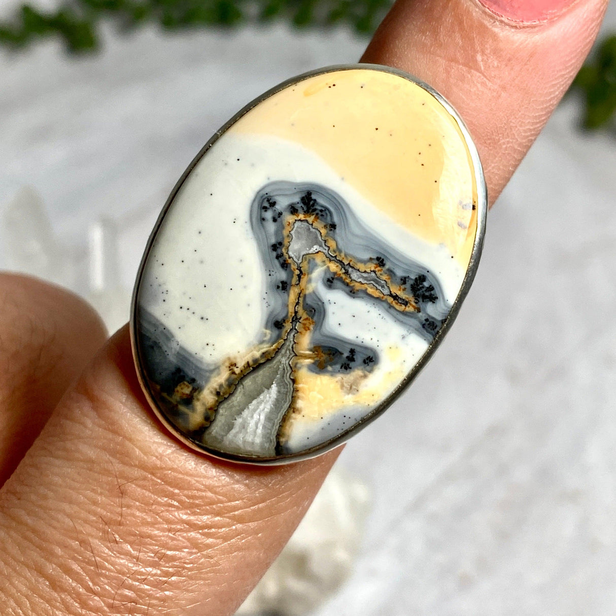 Maligano Jasper oval cabochon ring with beaten band s.8 KRGJ1564 - Nature's Magick