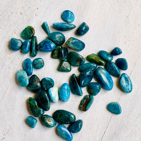 Mini tumbled stones (Chips) 50g - Blue Apatite - Nature's Magick