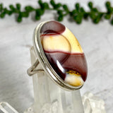 Mookaite oval cabochon ring with split band s.9 KRGJ1868 - Nature's Magick