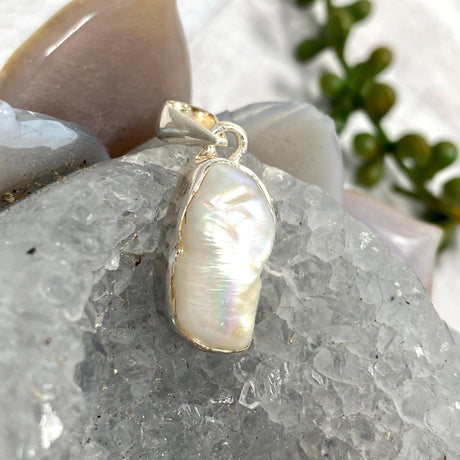 Pearl freeform pendant KPGJ3287 - Nature's Magick