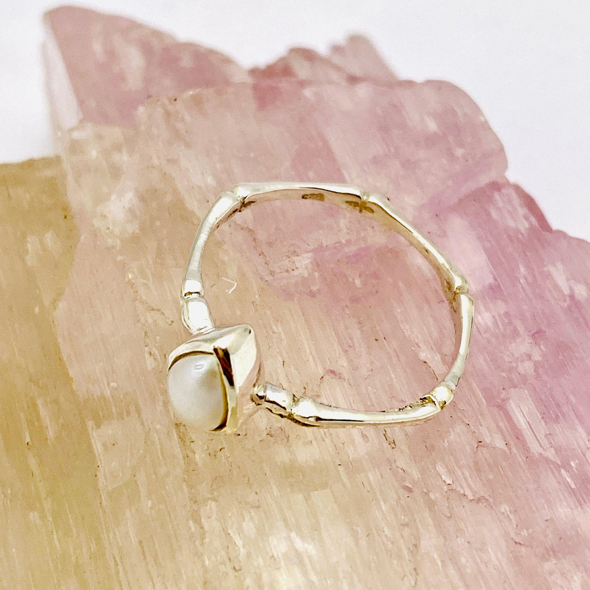 Pearl Teardrop Fine Band Ring R3691-PL - Nature's Magick