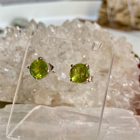 Peridot round faceted stud earrings KEGJ922 - Nature's Magick