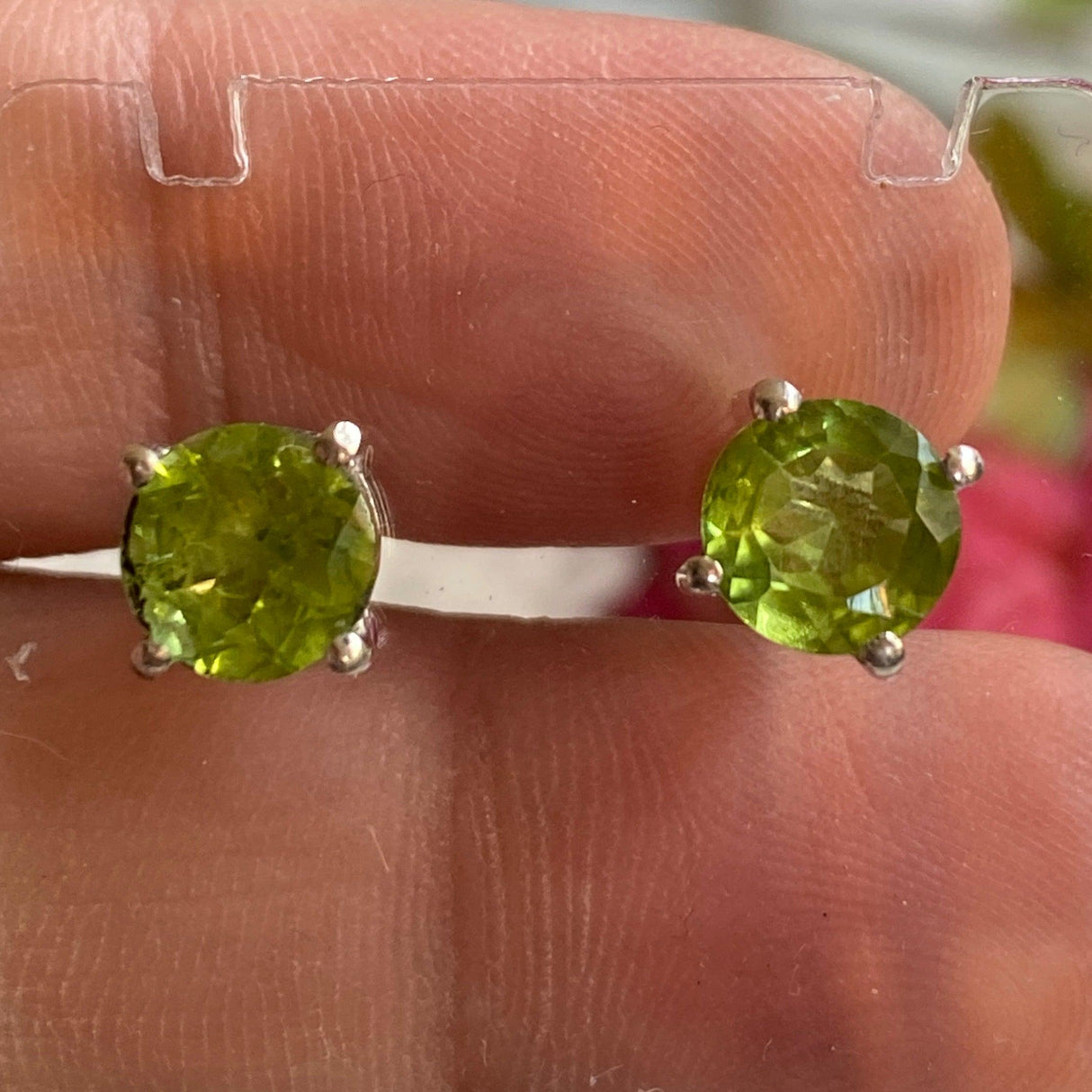 Peridot round faceted stud earrings KEGJ922 - Nature's Magick