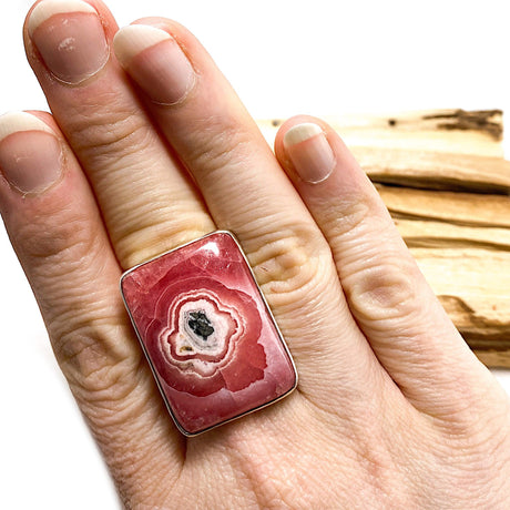 Rhodochrosite rectangular cabochon ring with beaten band s.11 KRGJ1226 - Nature's Magick