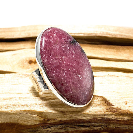 Rhodonite large oval ring with beaten band s.7.5 KRGJ696 - Nature's Magick