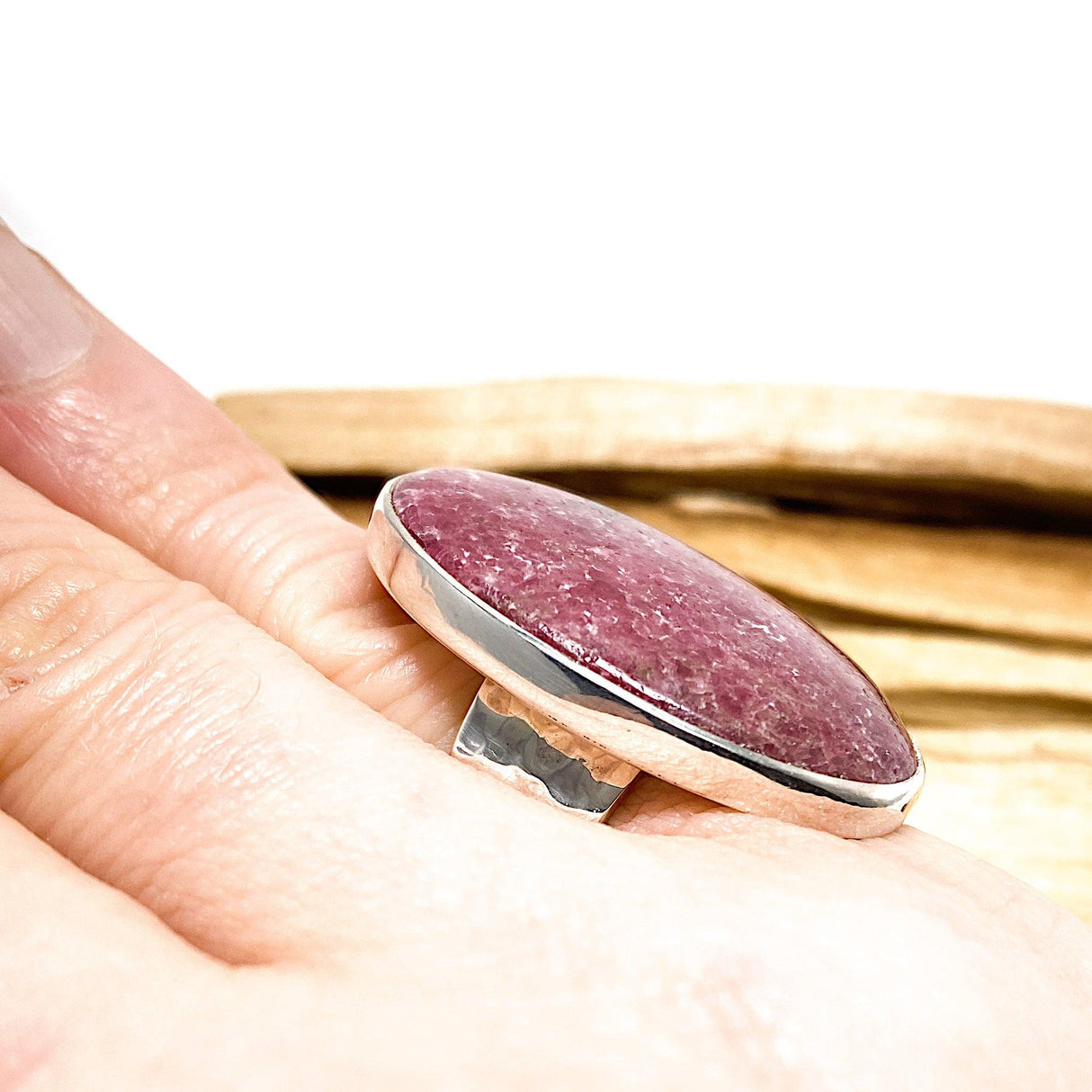 Rhodonite large oval ring with beaten band s.7.5 KRGJ696 - Nature's Magick