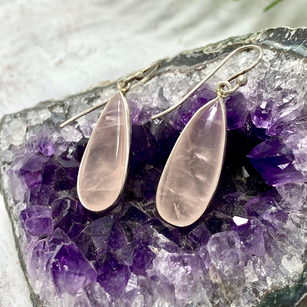 Rose Quartz teardrop earrings E2456 KEGJ953 - Nature's Magick