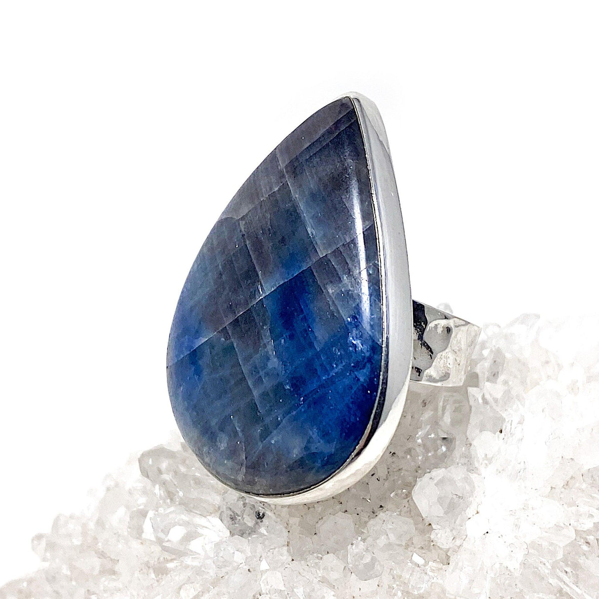 Sapphire teardrop beaten band ring s.9 KRGJ1618 - Nature's Magick